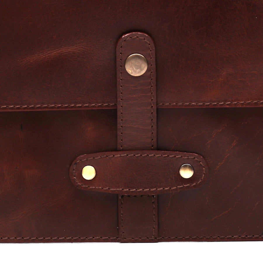 Macbook Sleeve 13 inch- Snap Closure (Oil Pullup) - Leatherinth