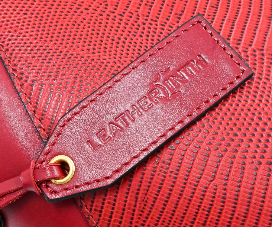 The Classic Handbag (Red)