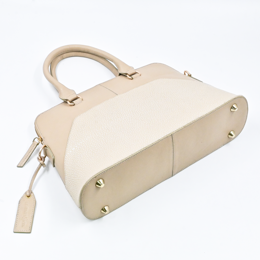 The Classic Handbag (Beige)